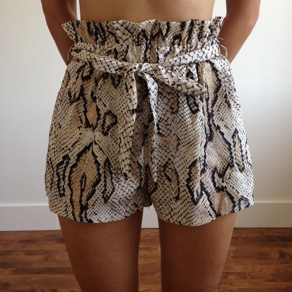 Zaful - Snakeskin Print Paperbag Shorts - Picture 7 of 11